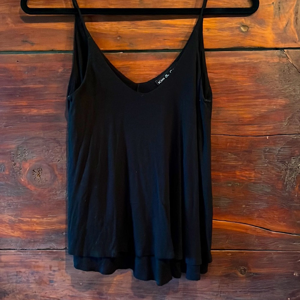 Flowy double layer tank
